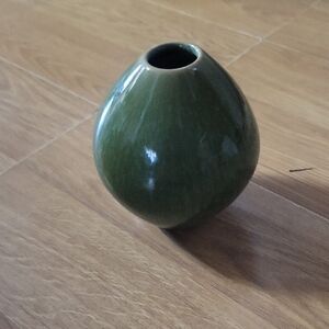 Vtg Green Ceramic Glazed Bud Vase